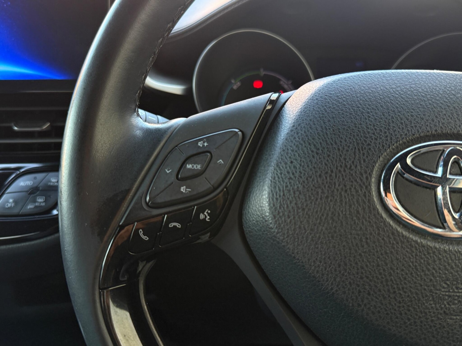 Used Toyota C-HR 2024 for sale - 77977923: Photo 27