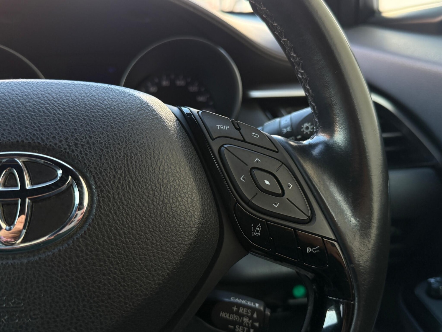 Used Toyota C-HR 2024 for sale - 77977923: Photo 41