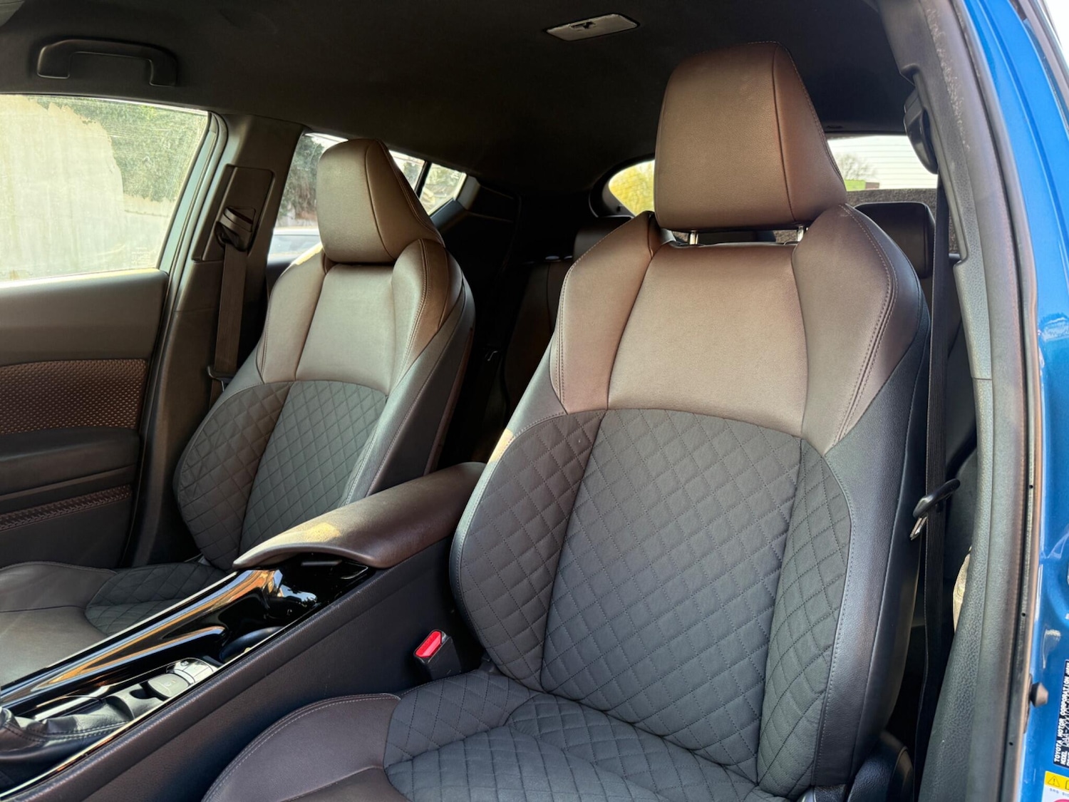 Used Toyota C-HR 2024 for sale - 77977923: Photo 44