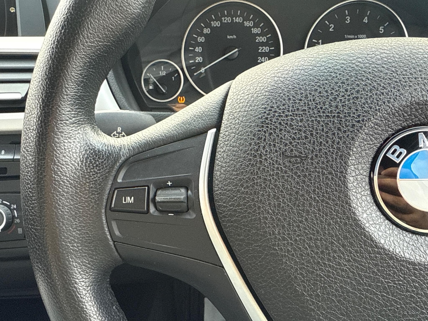 Used BMW 3 Series 2025 for sale - 77074491: Photo 32