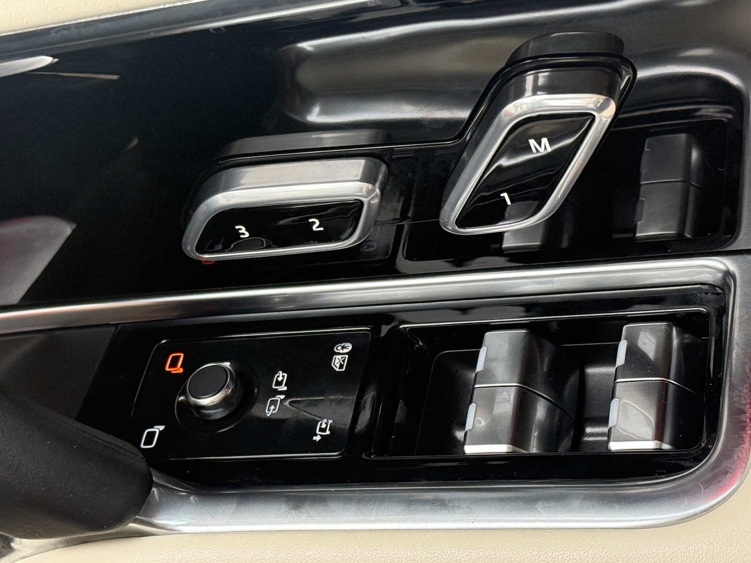 Used Land Rover Range Rover 2025 for sale - 76689157: Photo 17