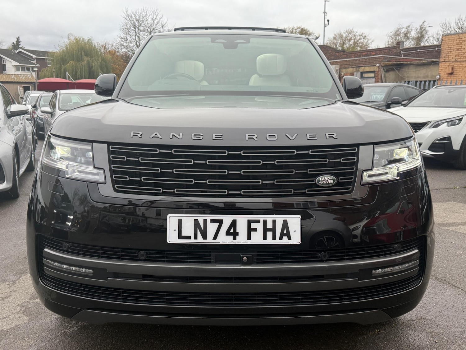 Used Land Rover Range Rover 2025 for sale - 76689157: Photo 3
