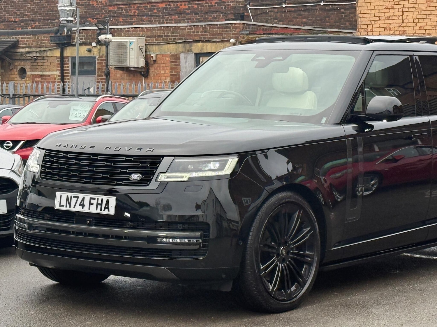 Used Land Rover Range Rover 2025 for sale - 76689157: Photo 4