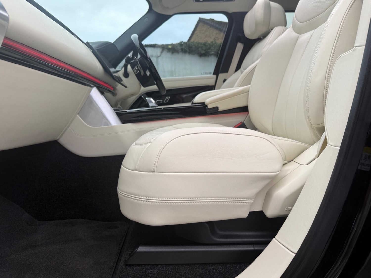 Used Land Rover Range Rover 2025 for sale - 76689157: Photo 49