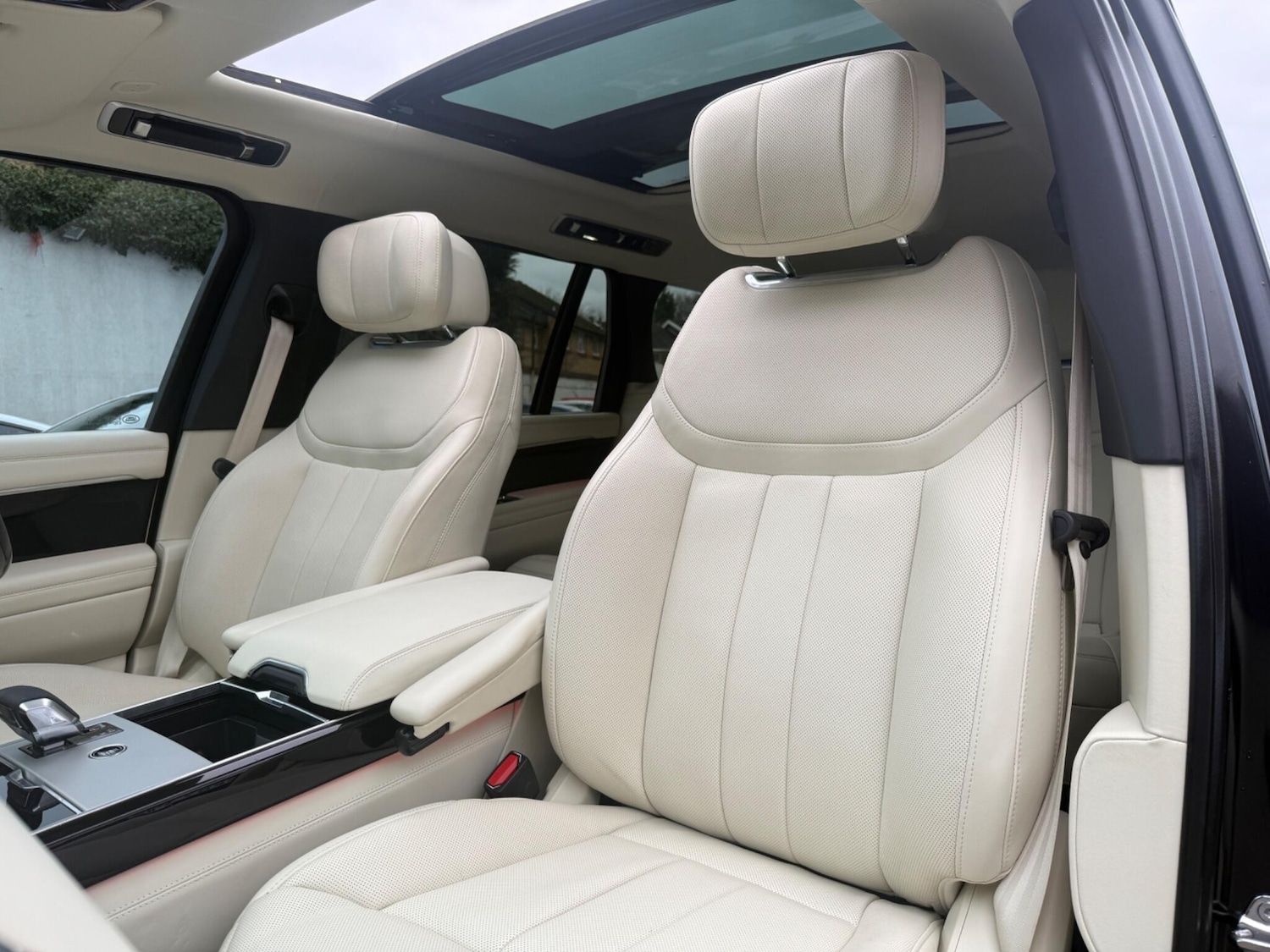 Used Land Rover Range Rover 2025 for sale - 76689157: Photo 50