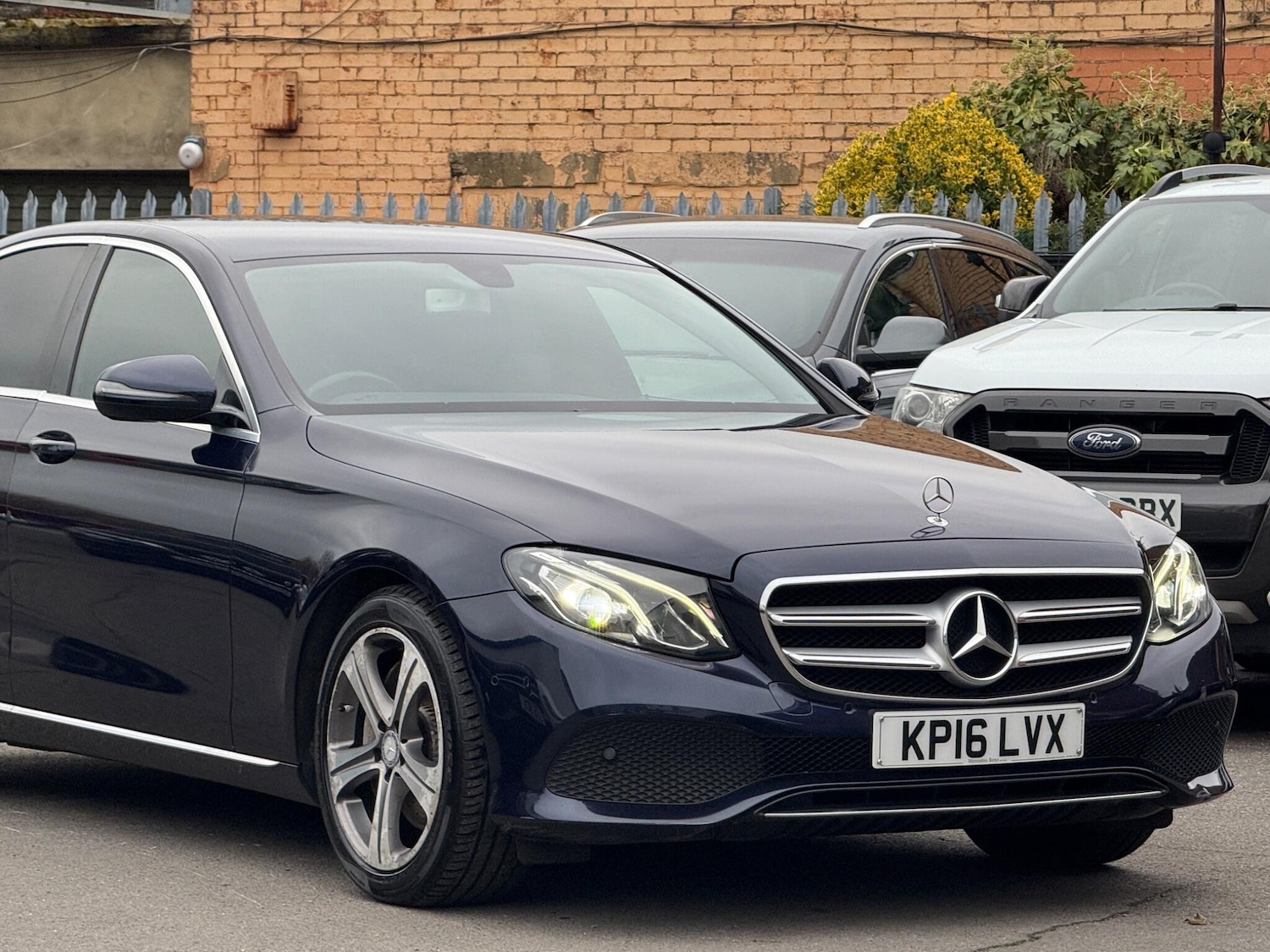 Used Mercedes-Benz E Class 2016 for sale - 77039912: Photo 2
