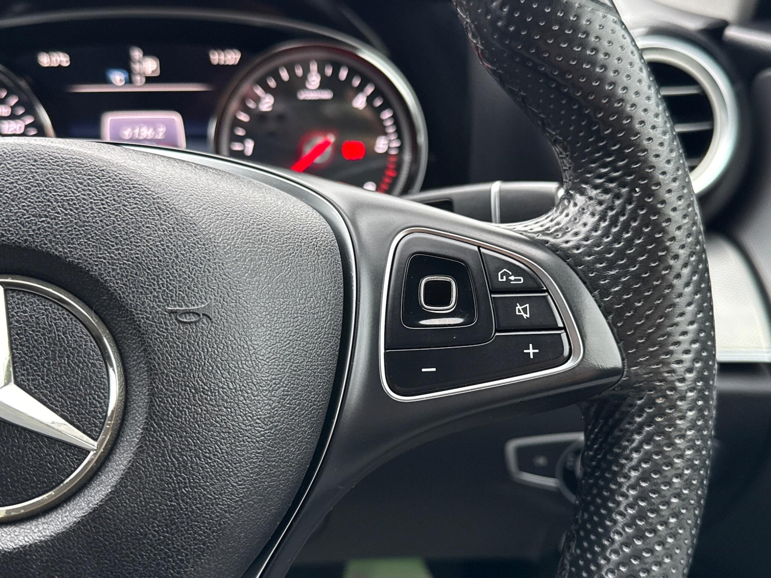 Used Mercedes-Benz E Class 2016 for sale - 77039912: Photo 30