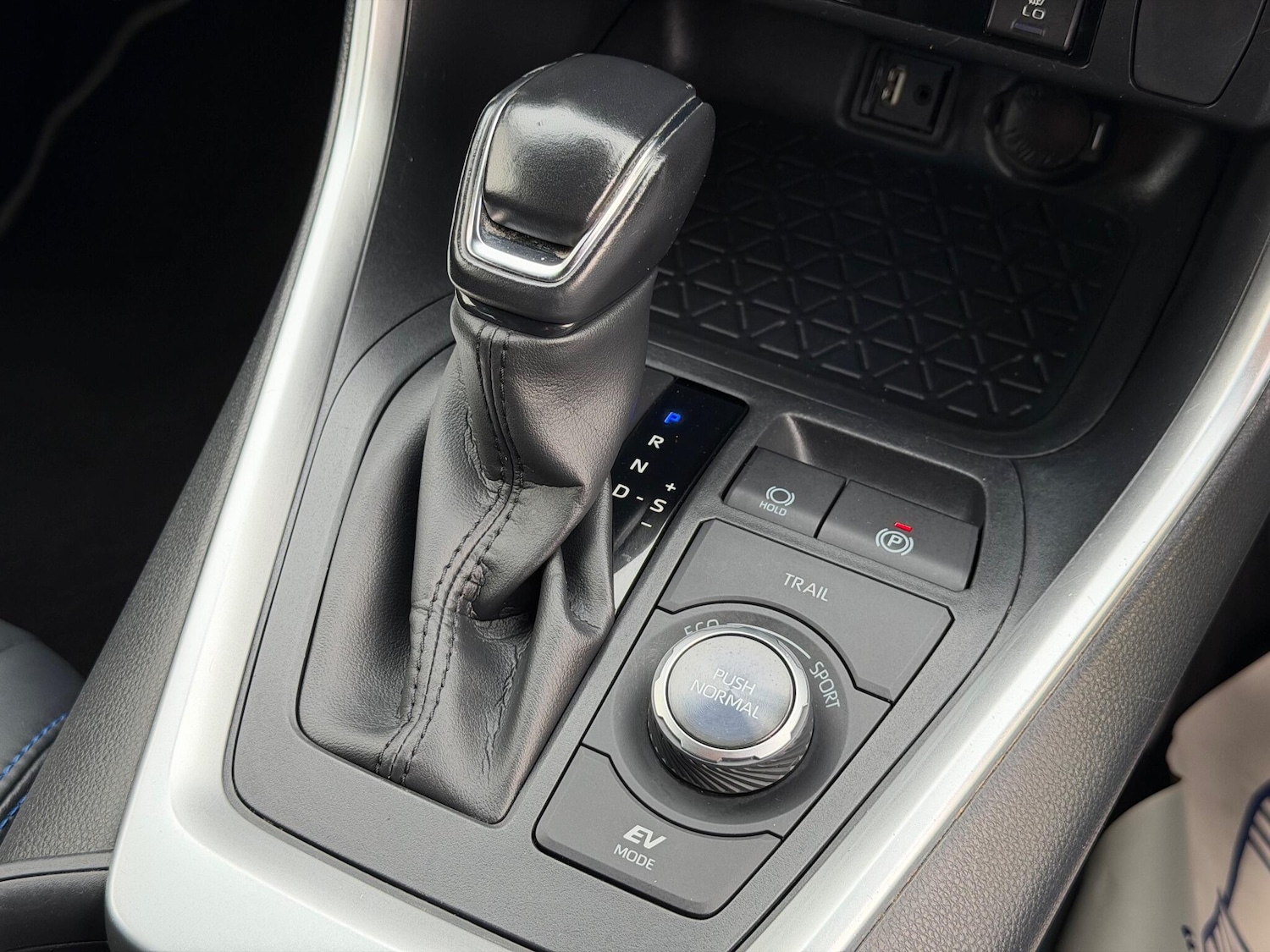 Used Toyota RAV4 2019 for sale - 76499692: Photo 14