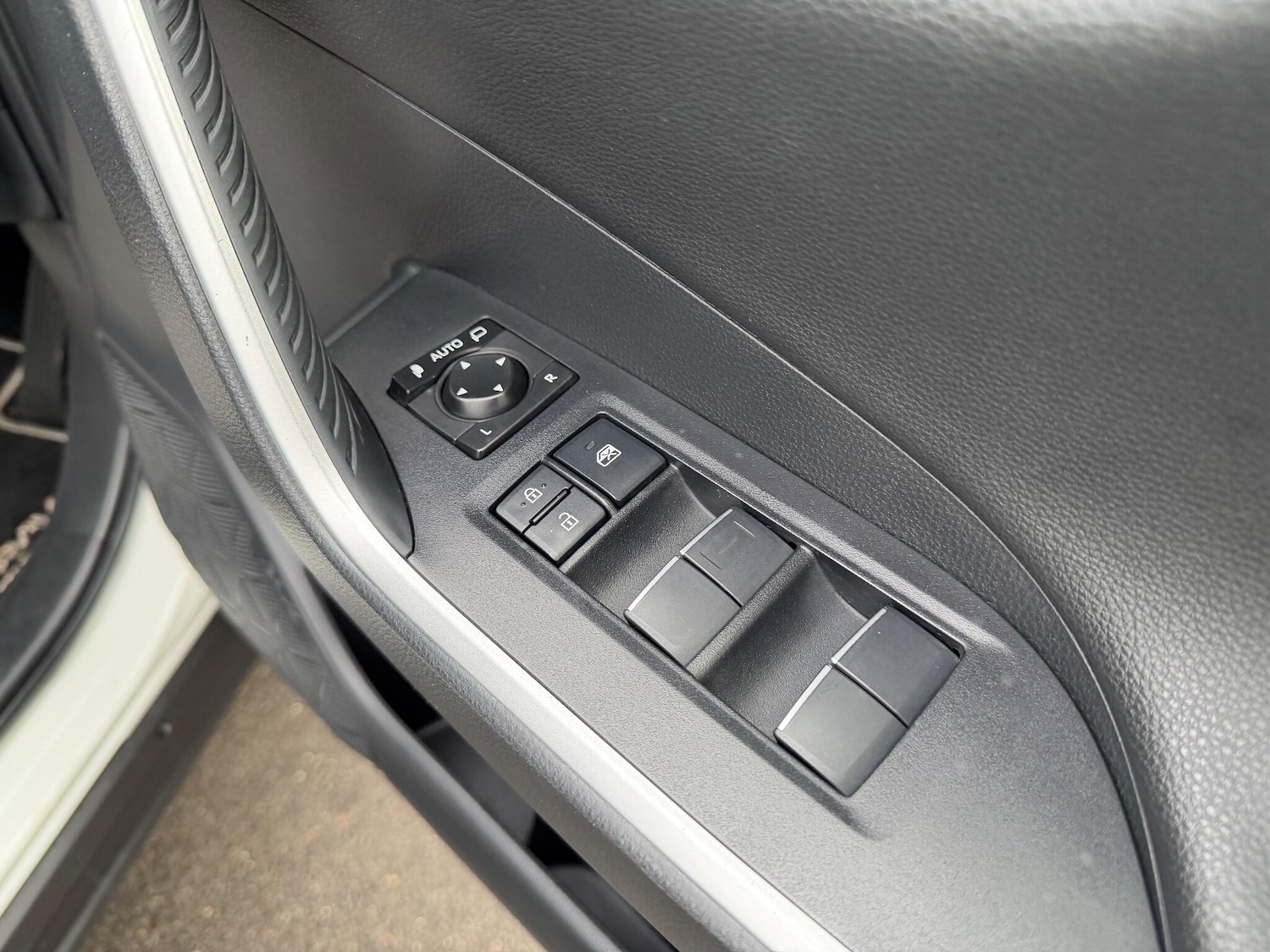 Used Toyota RAV4 2019 for sale - 76499692: Photo 24