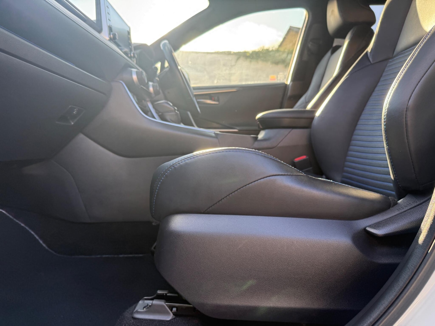 Used Toyota RAV4 2019 for sale - 76499692: Photo 45