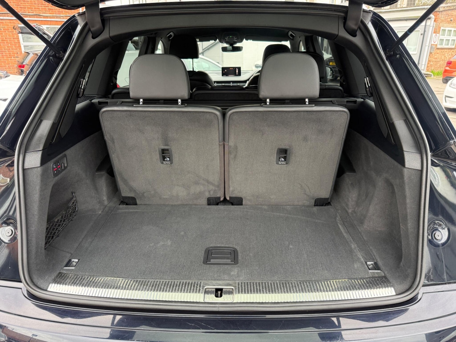 Used Audi Q7 2017 for sale - 77657778: Photo 48