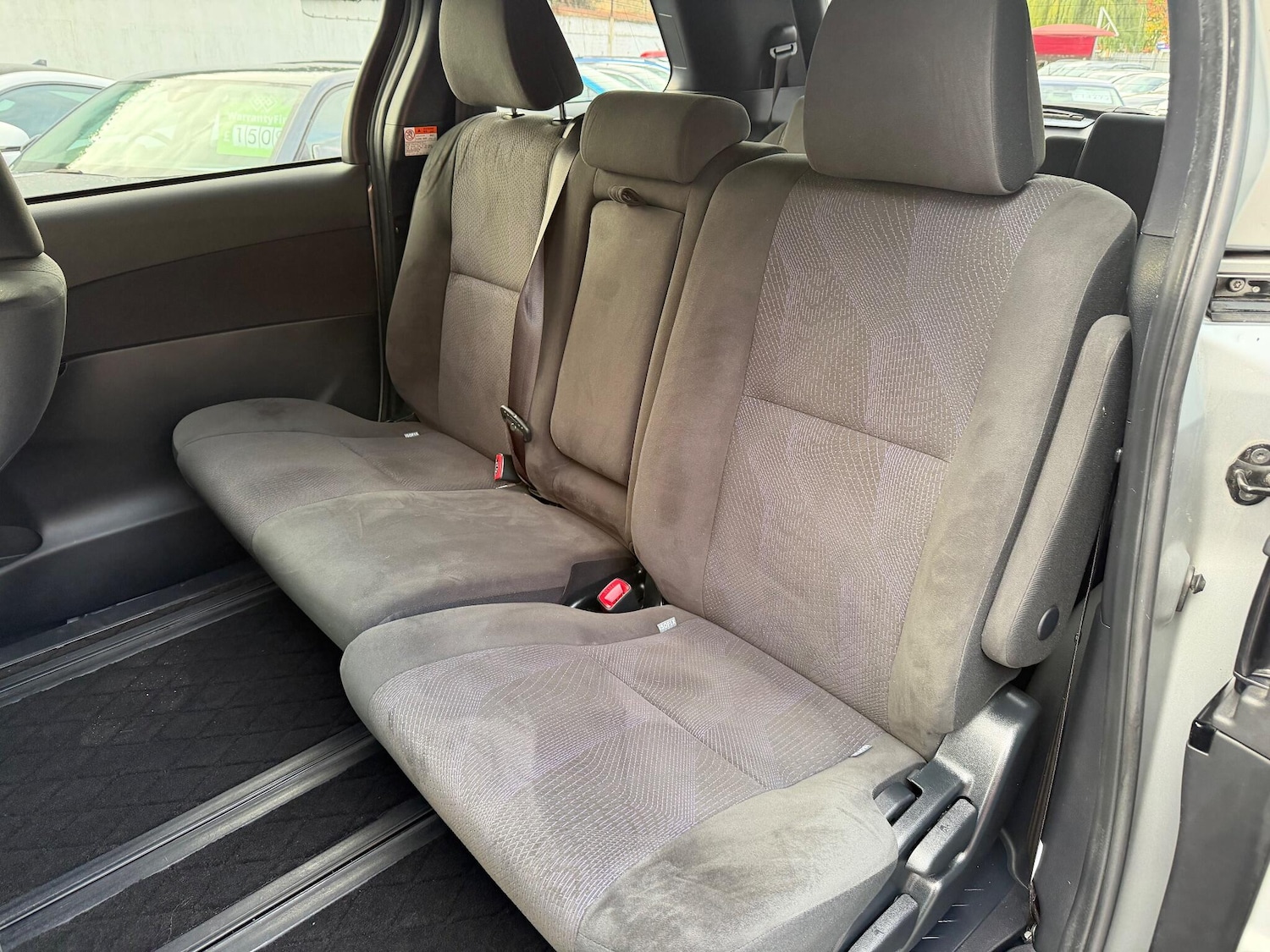 Used Toyota Estima for sale - 76527739: Photo 15