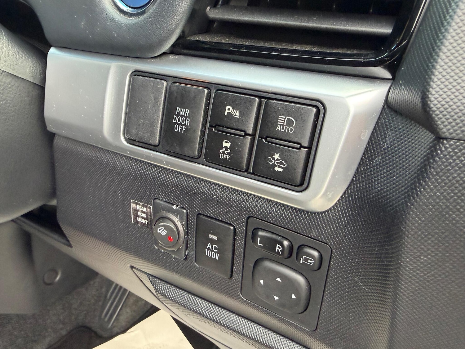 Used Toyota Estima for sale - 76527739: Photo 24