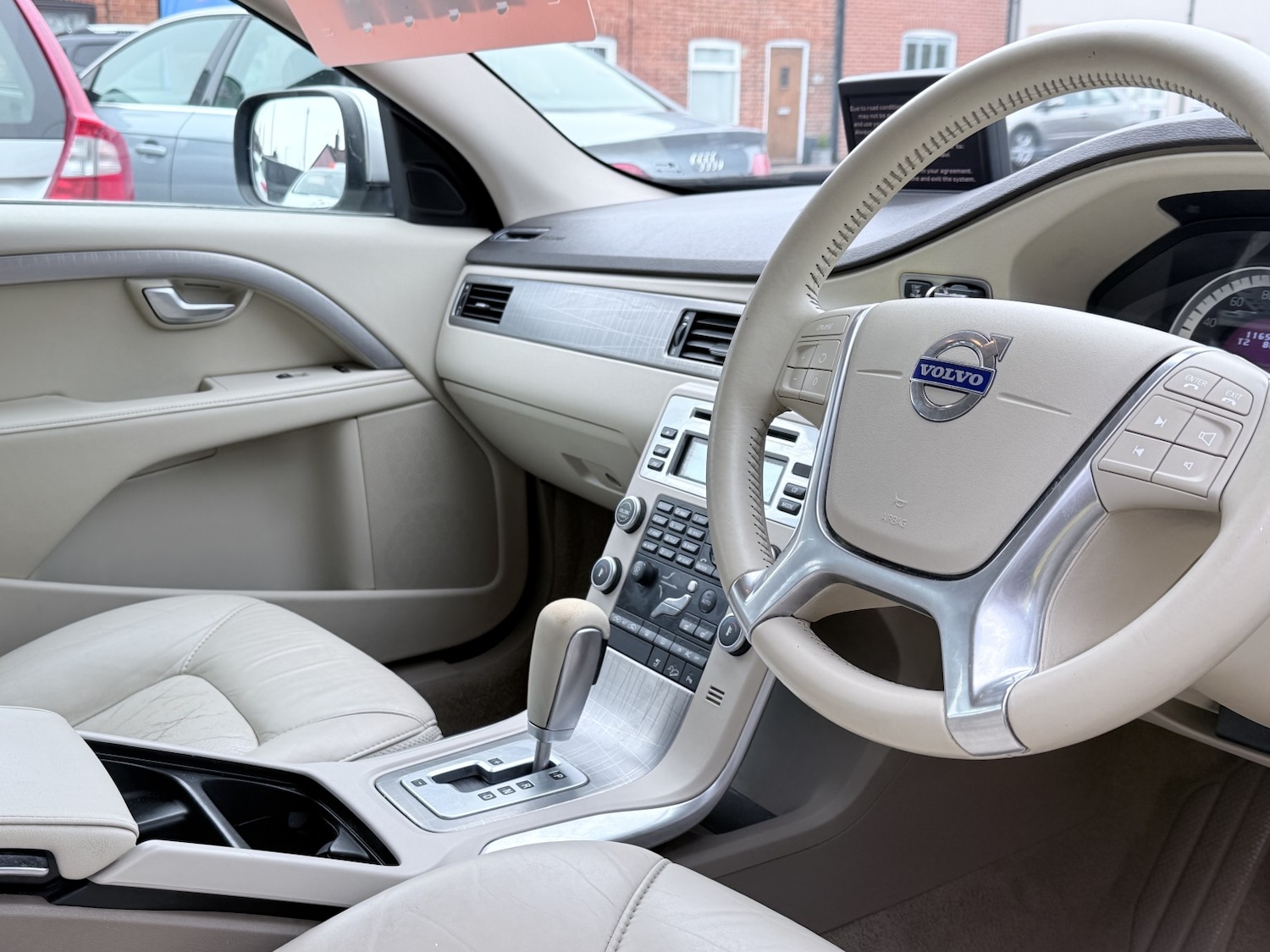 Used Volvo XC70 2011 for sale - 78176052: Photo 21