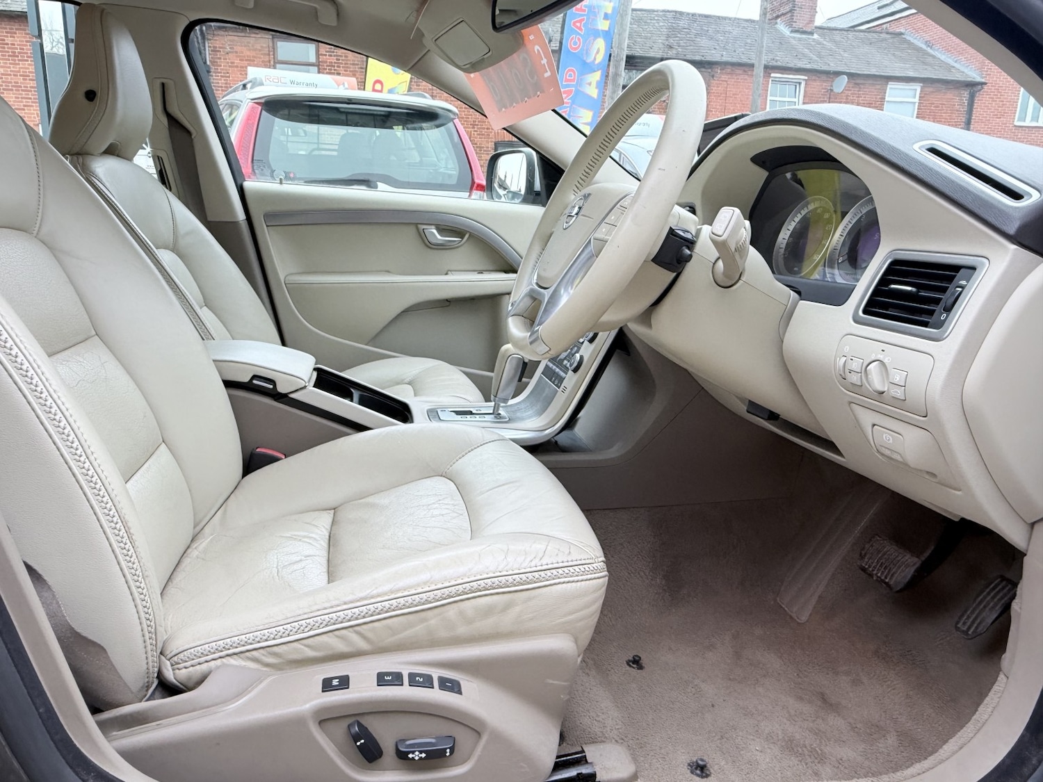 Used Volvo XC70 2011 for sale - 78176052: Photo 23