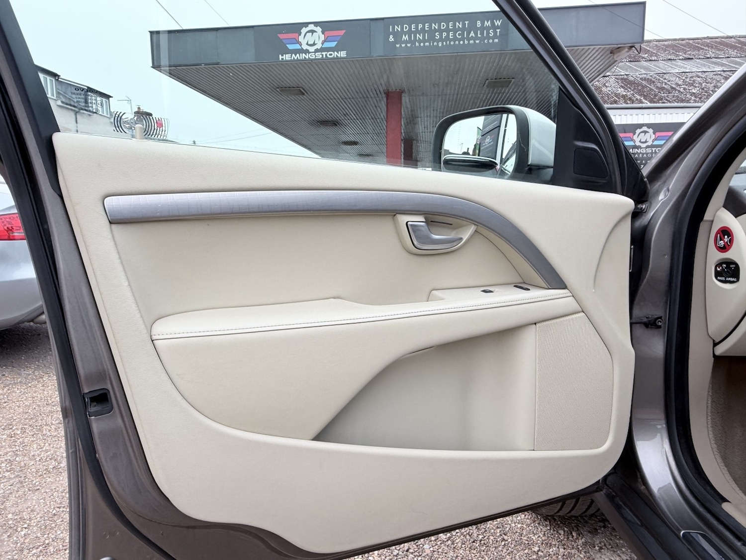 Used Volvo XC70 2011 for sale - 78176052: Photo 46