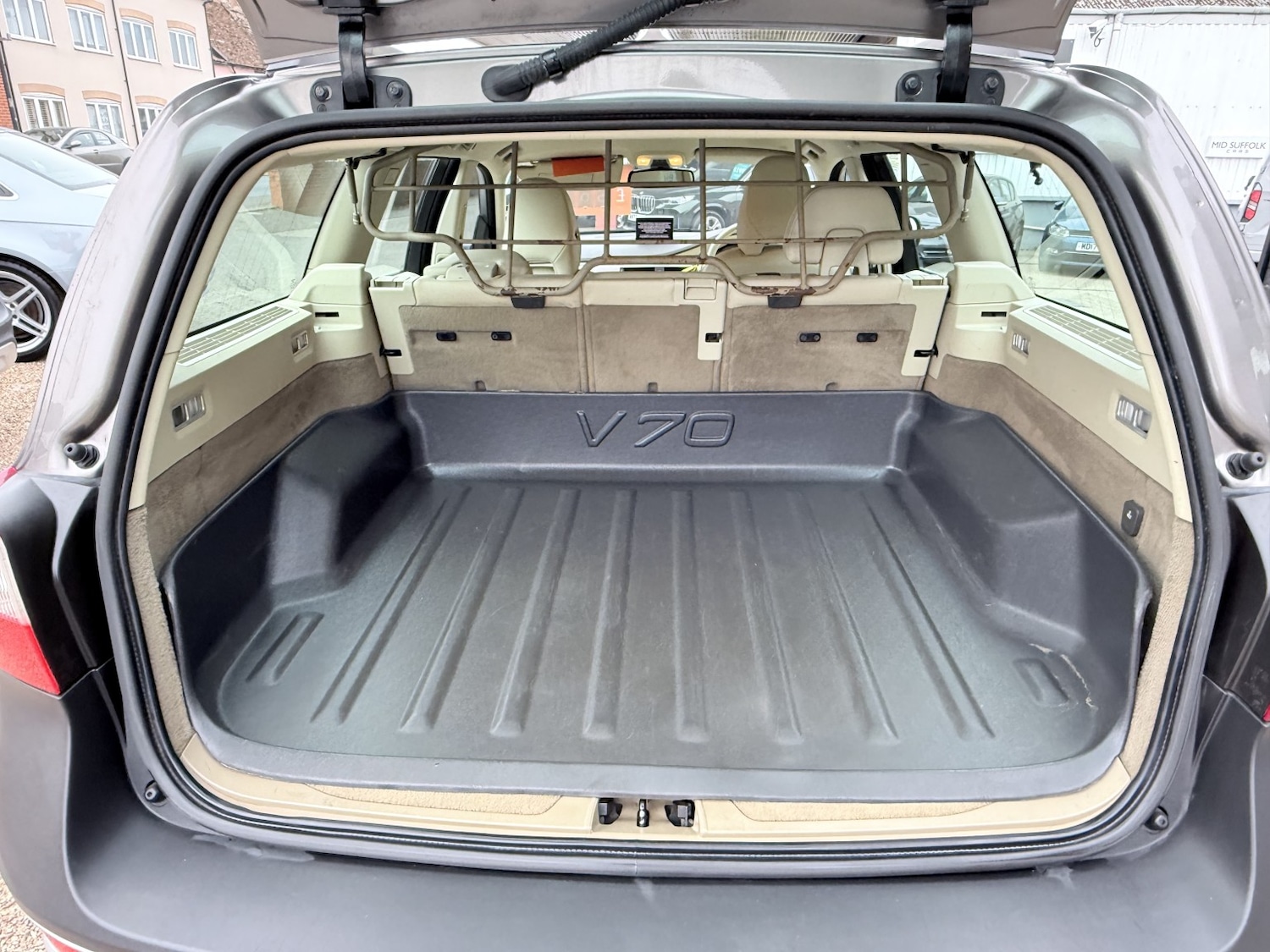 Used Volvo XC70 2011 for sale - 78176052: Photo 47