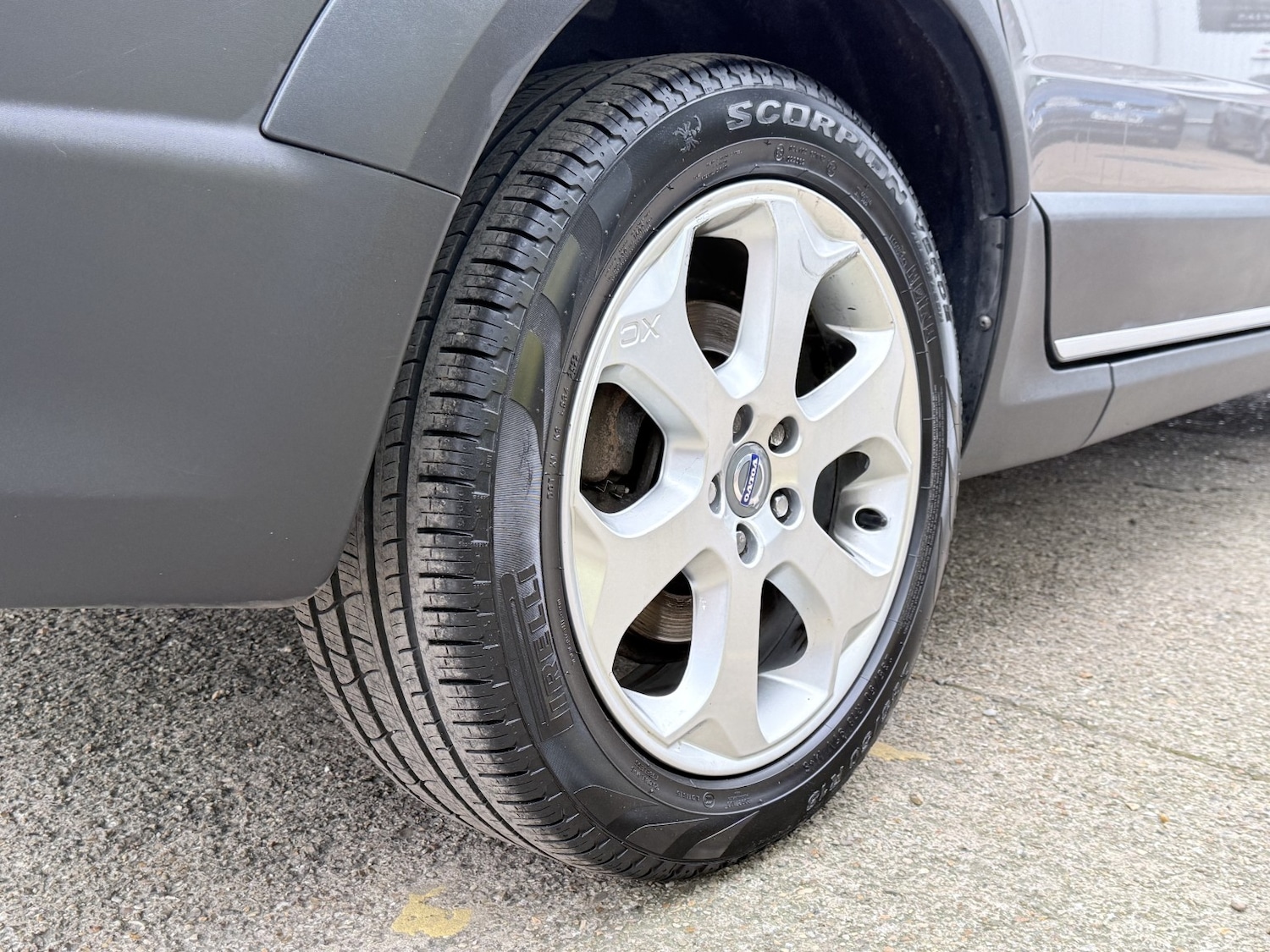 Used Volvo XC70 2011 for sale - 78176052: Photo 52