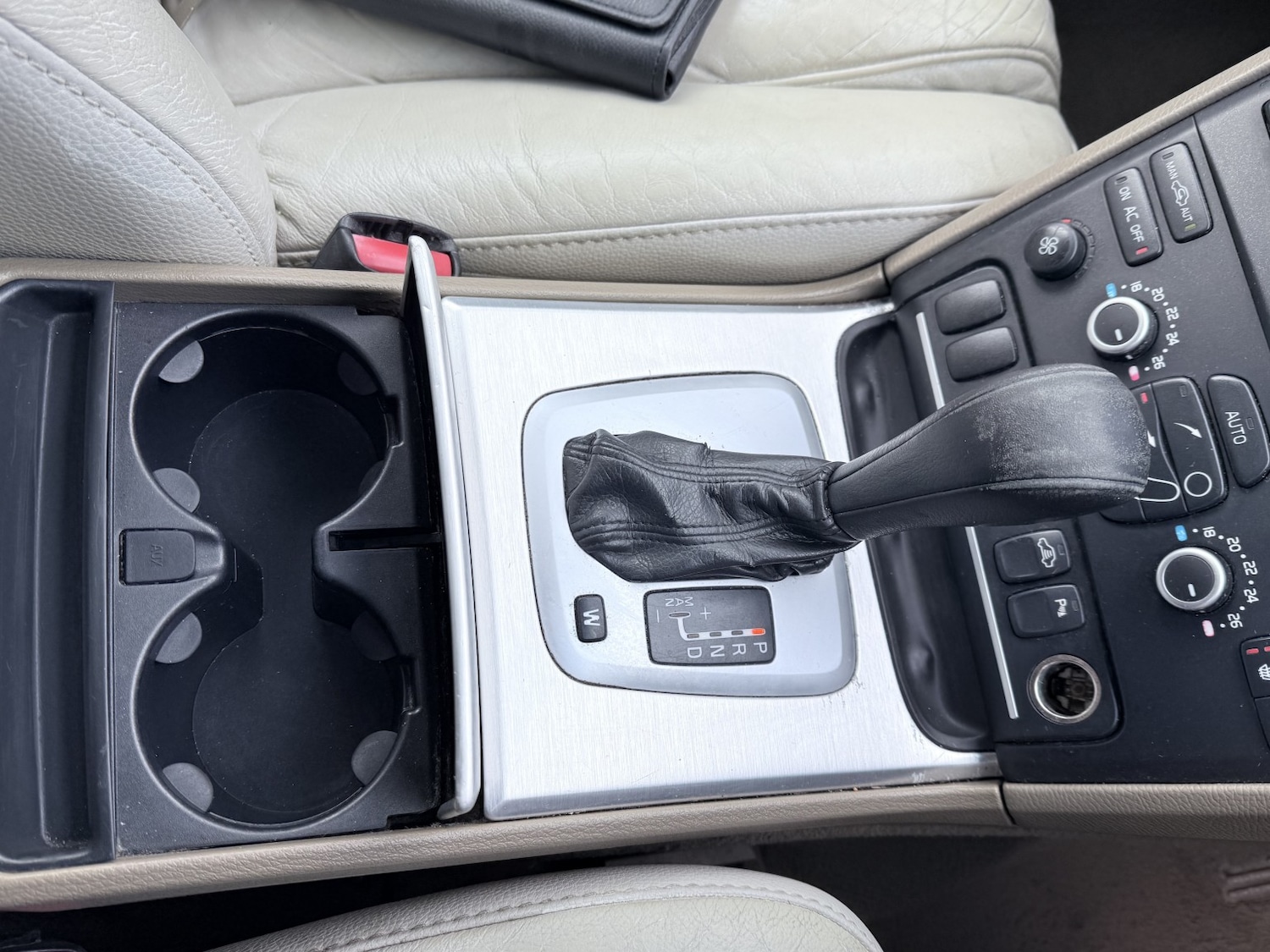 Used Volvo XC90 2014 for sale - 77323592: Photo 32