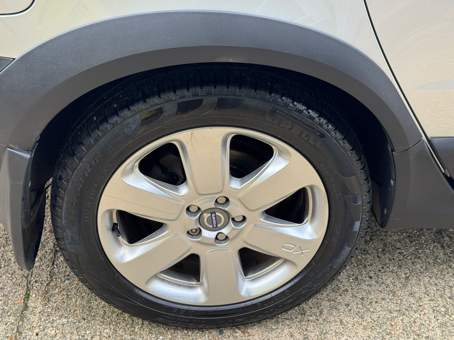 Used Volvo XC70 2008 for sale - 76670764: Photo 59