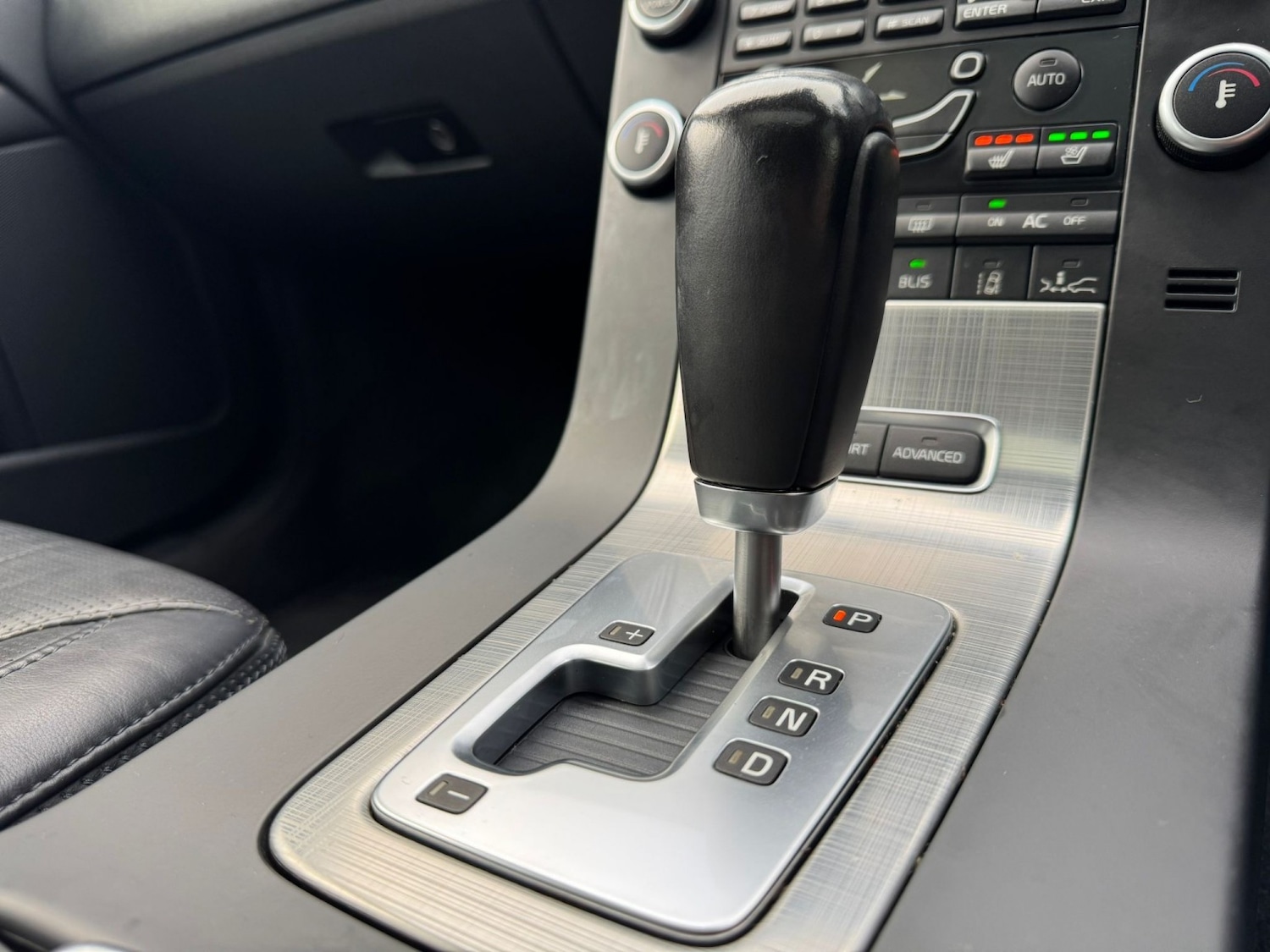 Used Volvo XC70 2008 for sale - 76670764: Photo 71