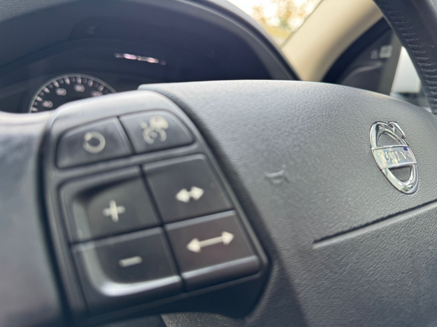 Used Volvo XC70 2008 for sale - 76670764: Photo 75