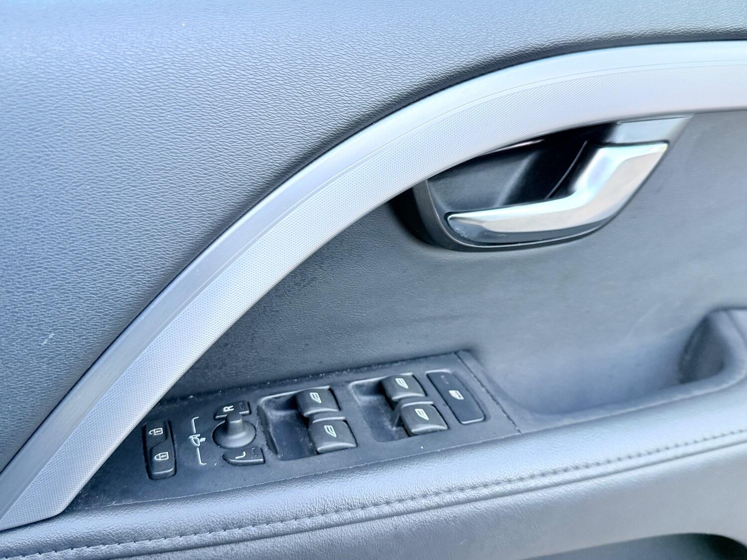 Used Volvo V70 2015 for sale - 76374221: Photo 39