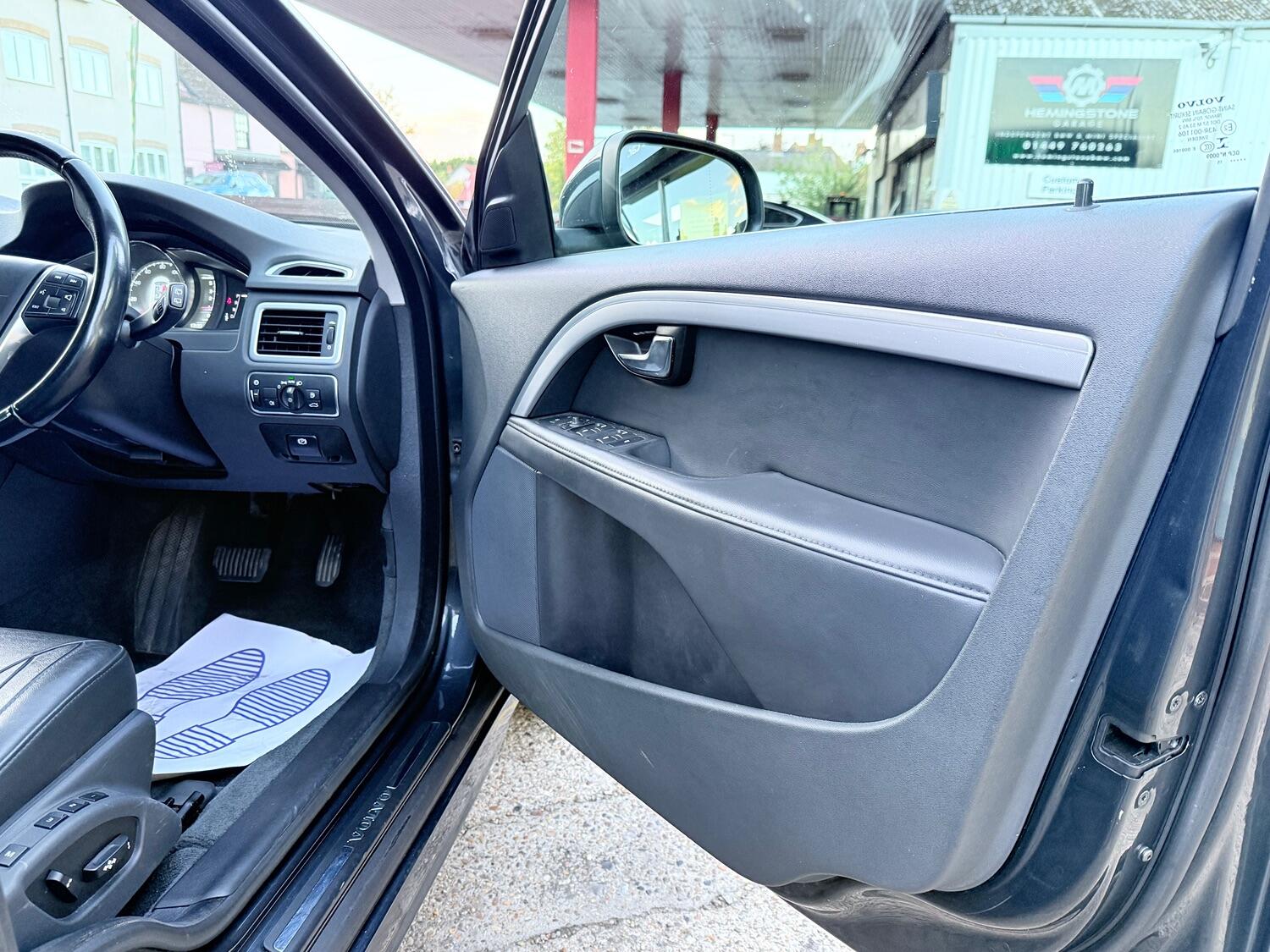 Used Volvo V70 2015 for sale - 76374221: Photo 47