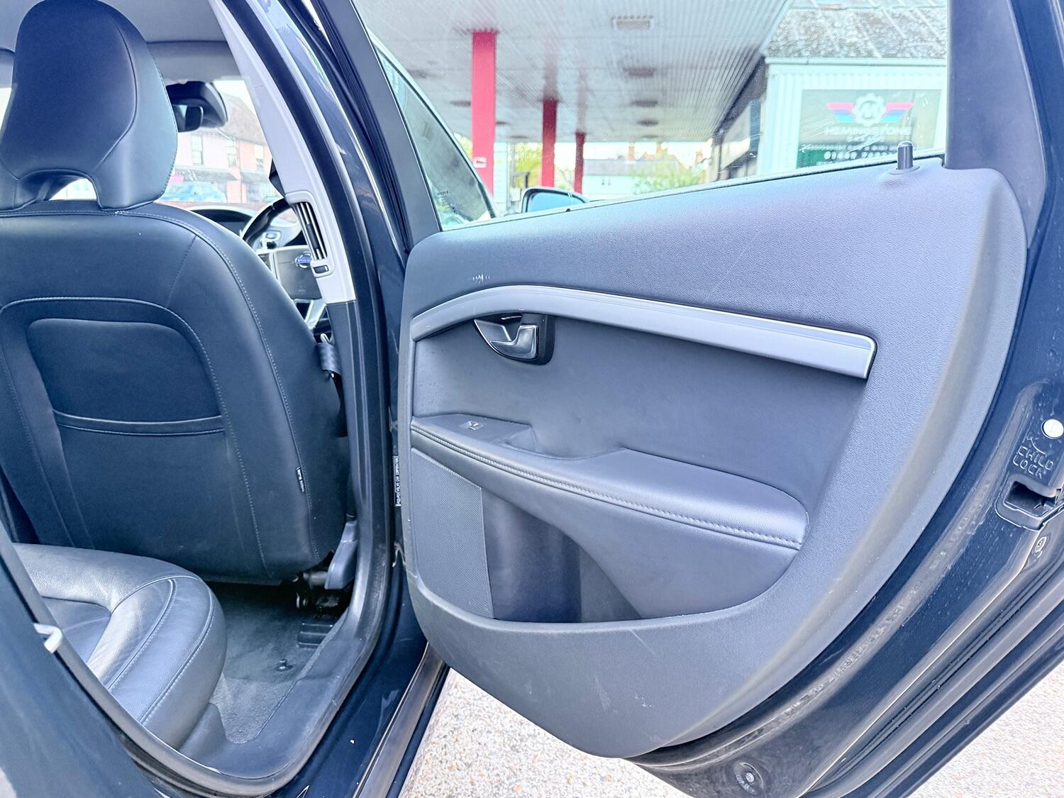 Used Volvo V70 2015 for sale - 76374221: Photo 48