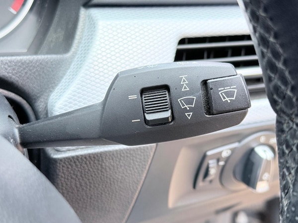 Used BMW 3 Series 2011 for sale - 75361603: Photo 40