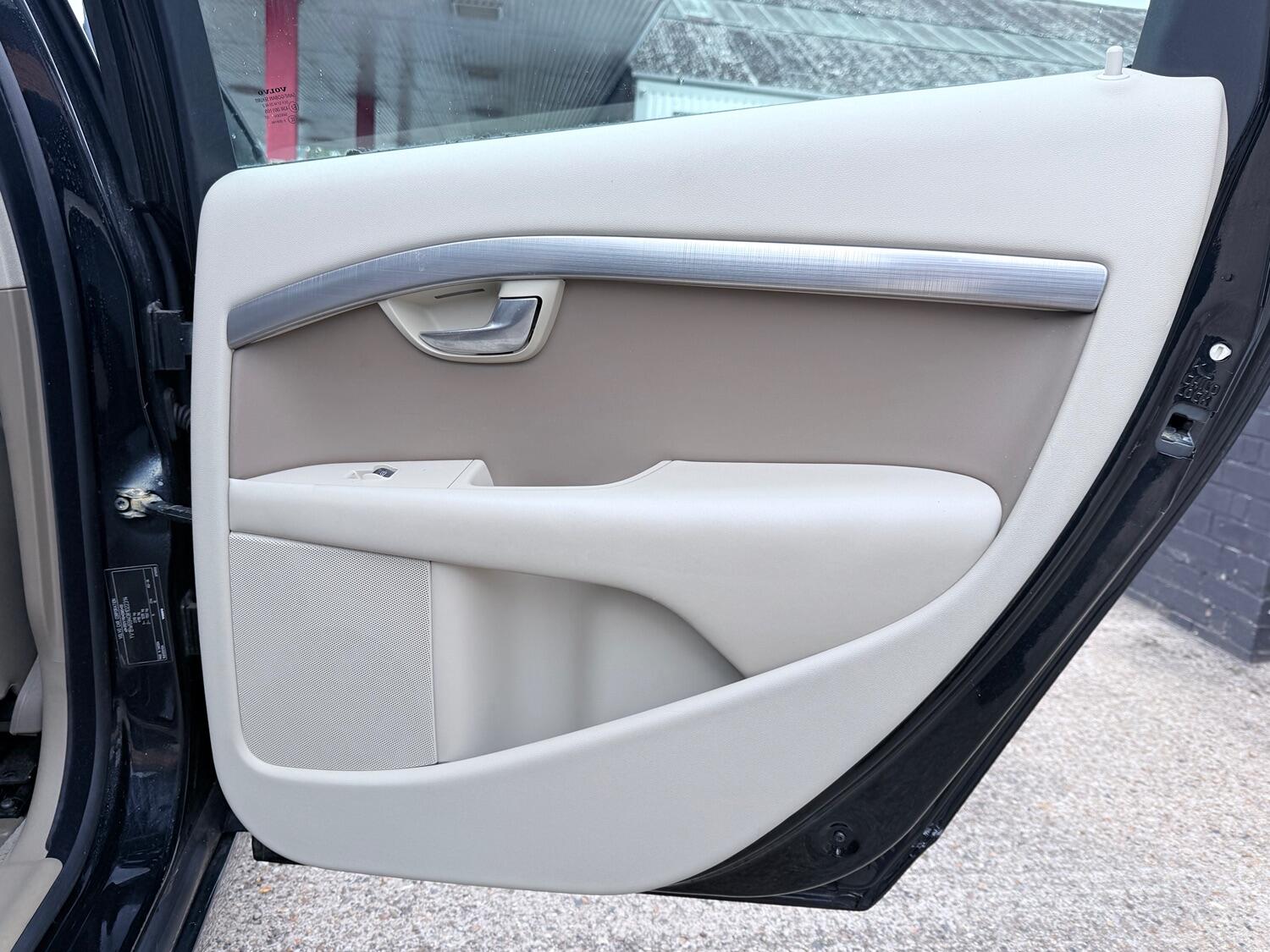 Used Volvo V70 2008 for sale - 75968644: Photo 54