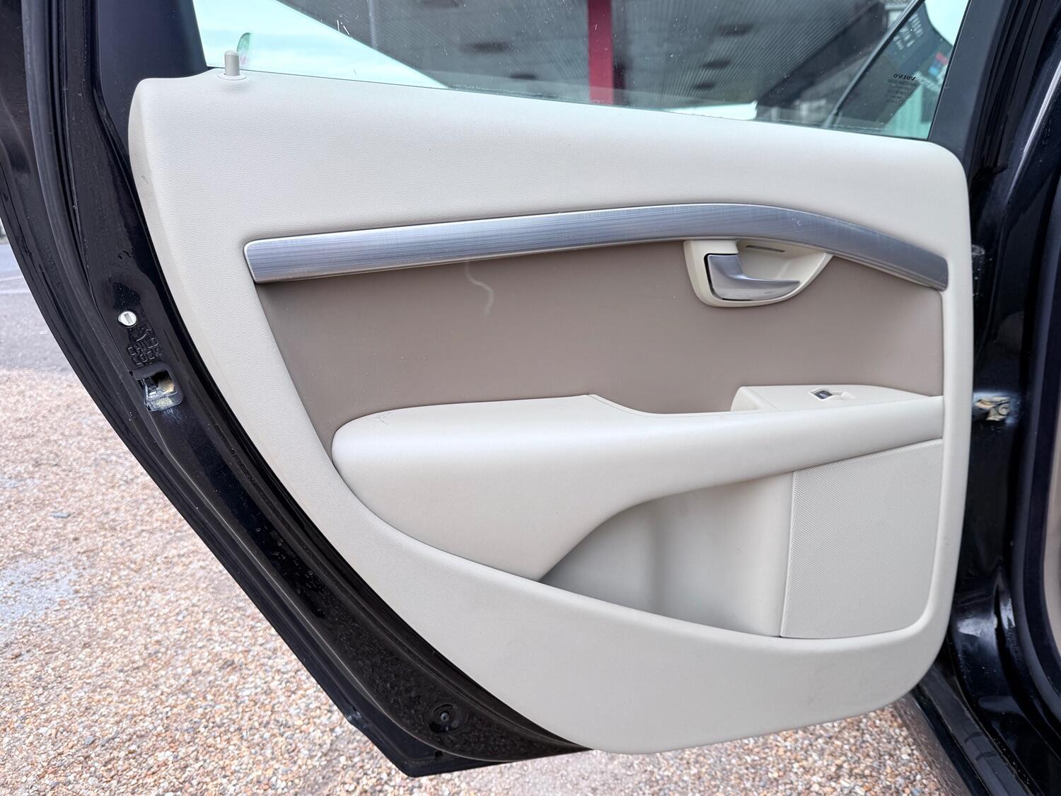 Used Volvo V70 2008 for sale - 75968644: Photo 55