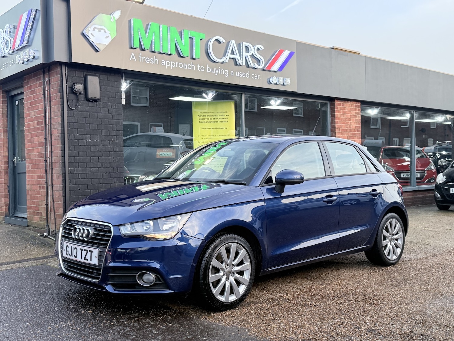 Used Audi A1 2013 for sale - 77403659: Photo 2