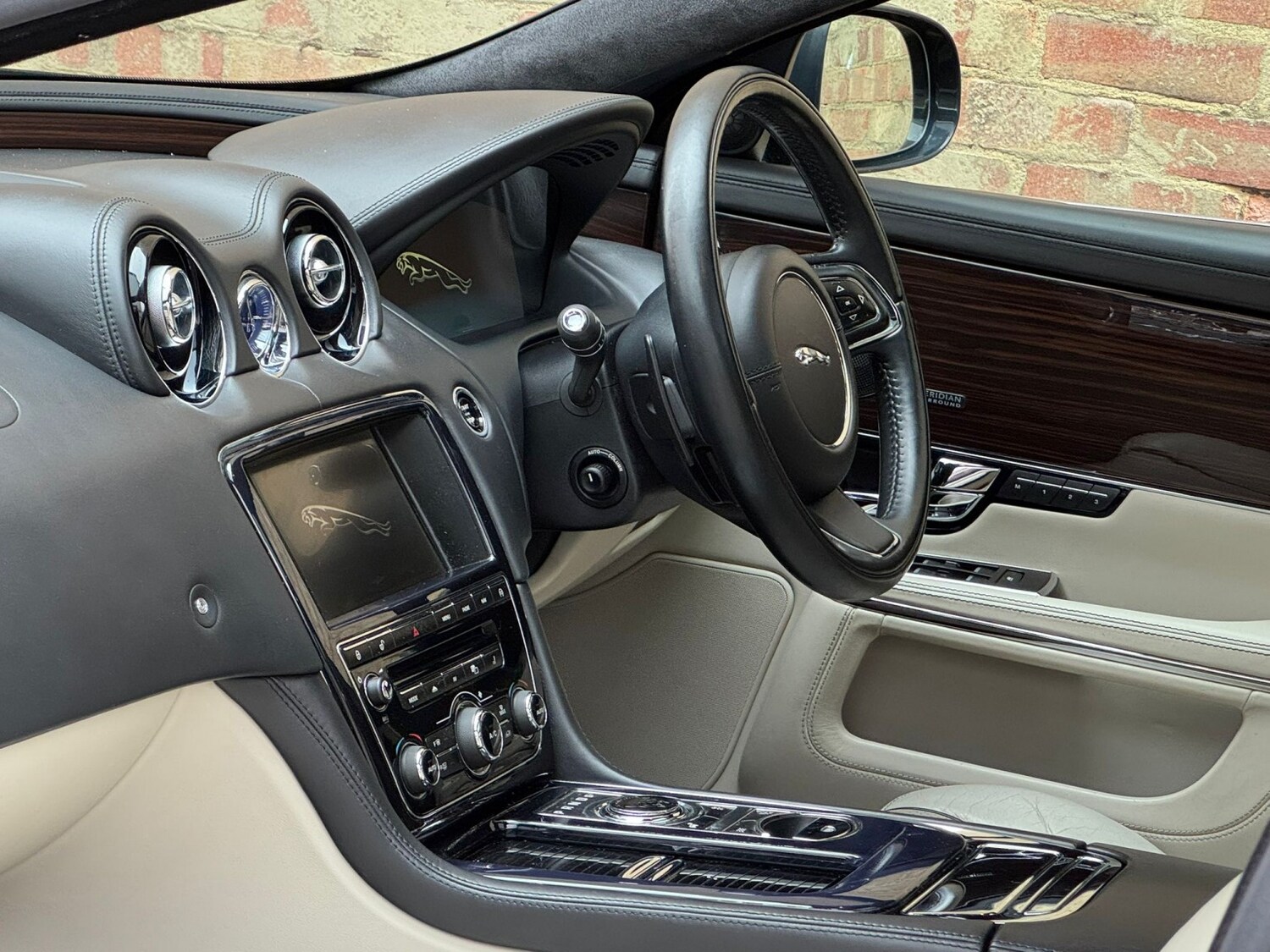 Used Jaguar XJ 2012 for sale - 77888441: Photo 10