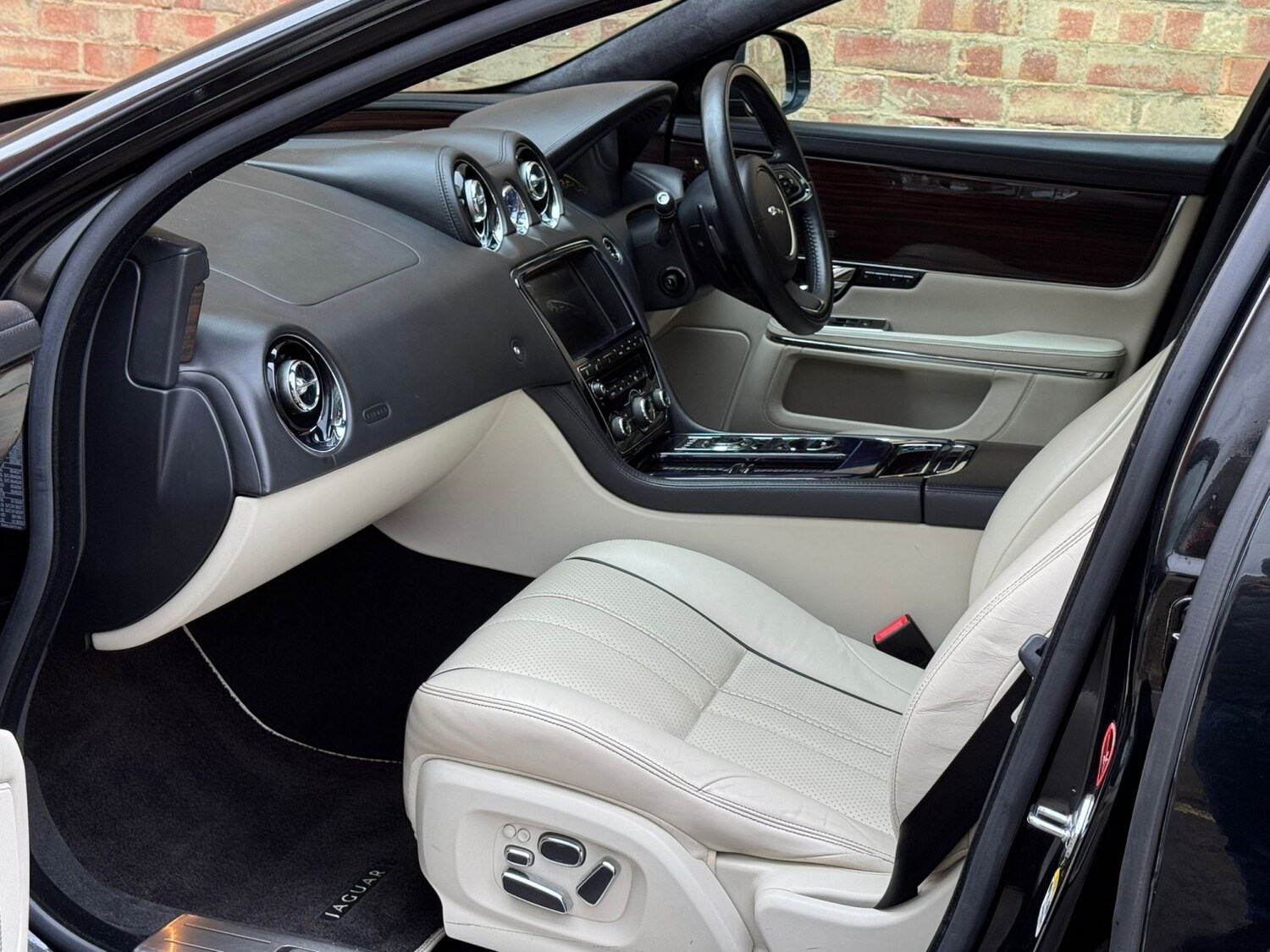 Used Jaguar XJ 2012 for sale - 77888441: Photo 12