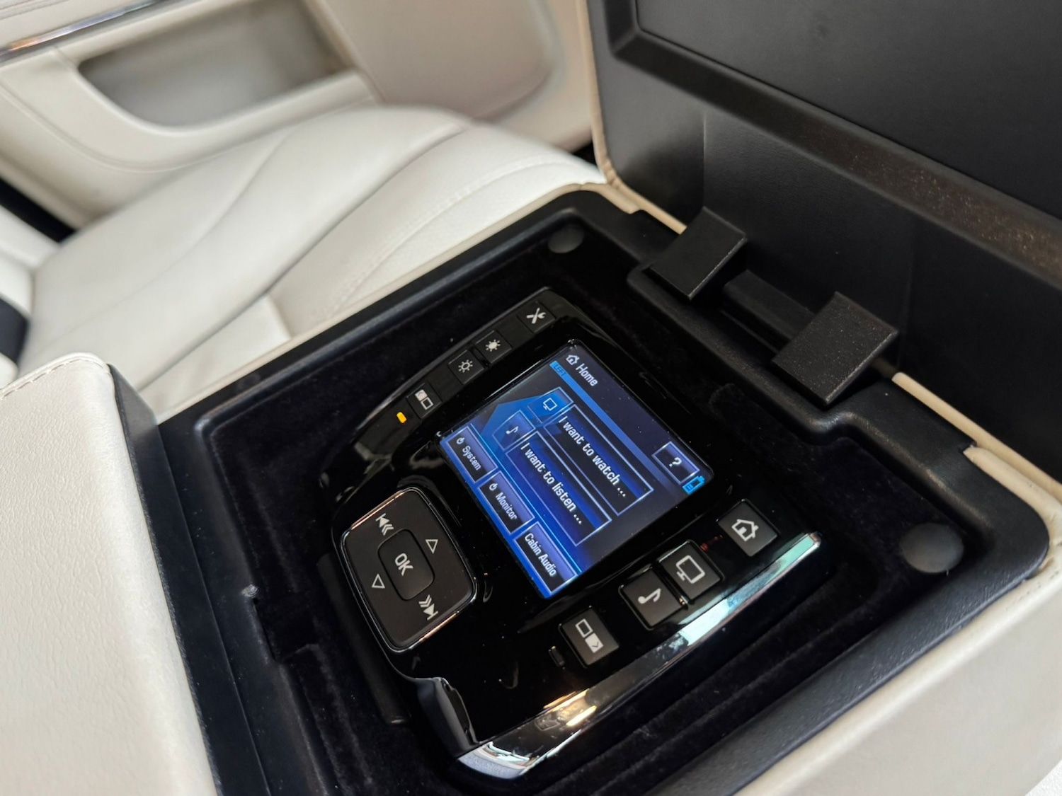 Used Jaguar XJ 2012 for sale - 77888441: Photo 25