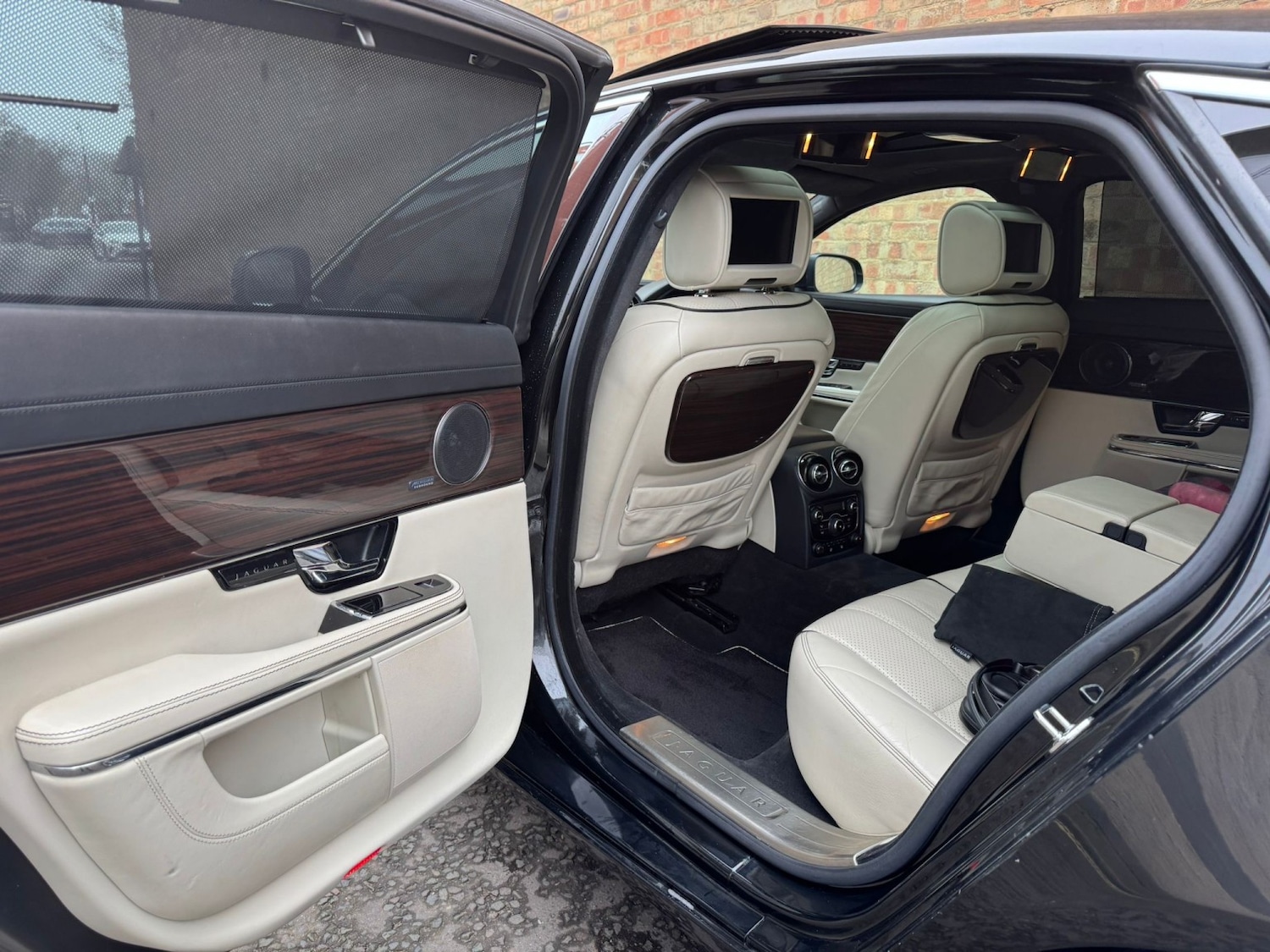 Used Jaguar XJ 2012 for sale - 77888441: Photo 27