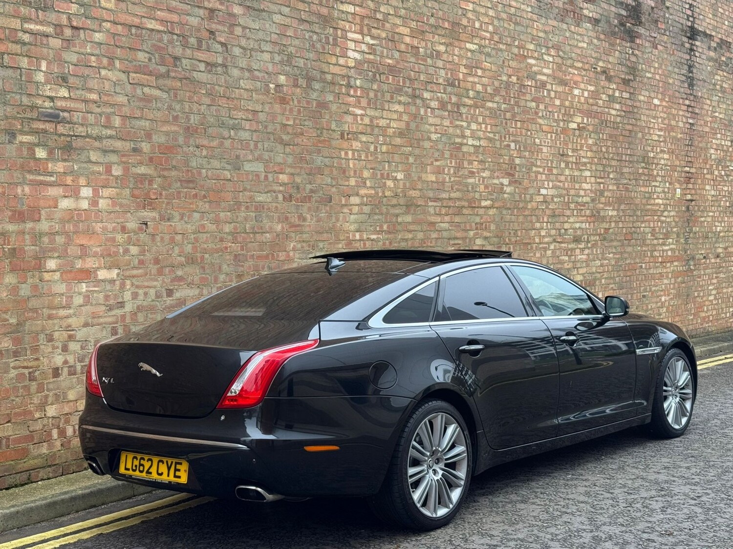 Used Jaguar XJ 2012 for sale - 77888441: Photo 8