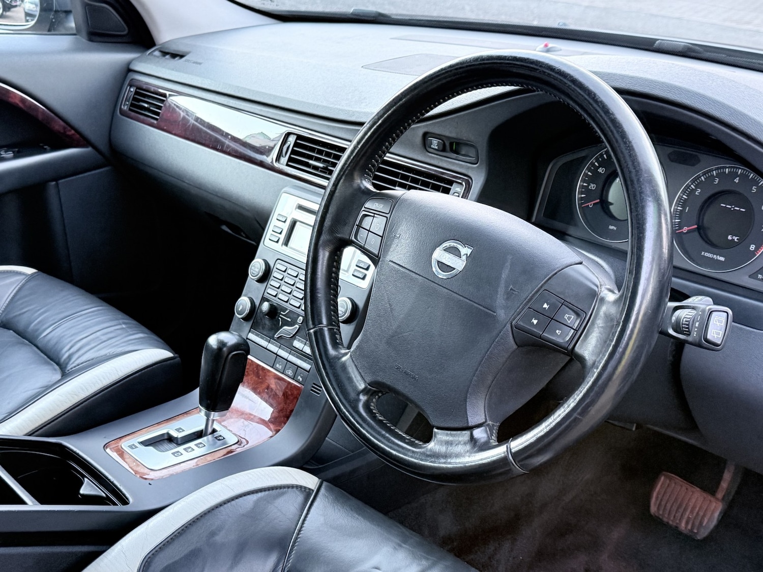 Used Volvo V70 2007 for sale - 76242874: Photo 20