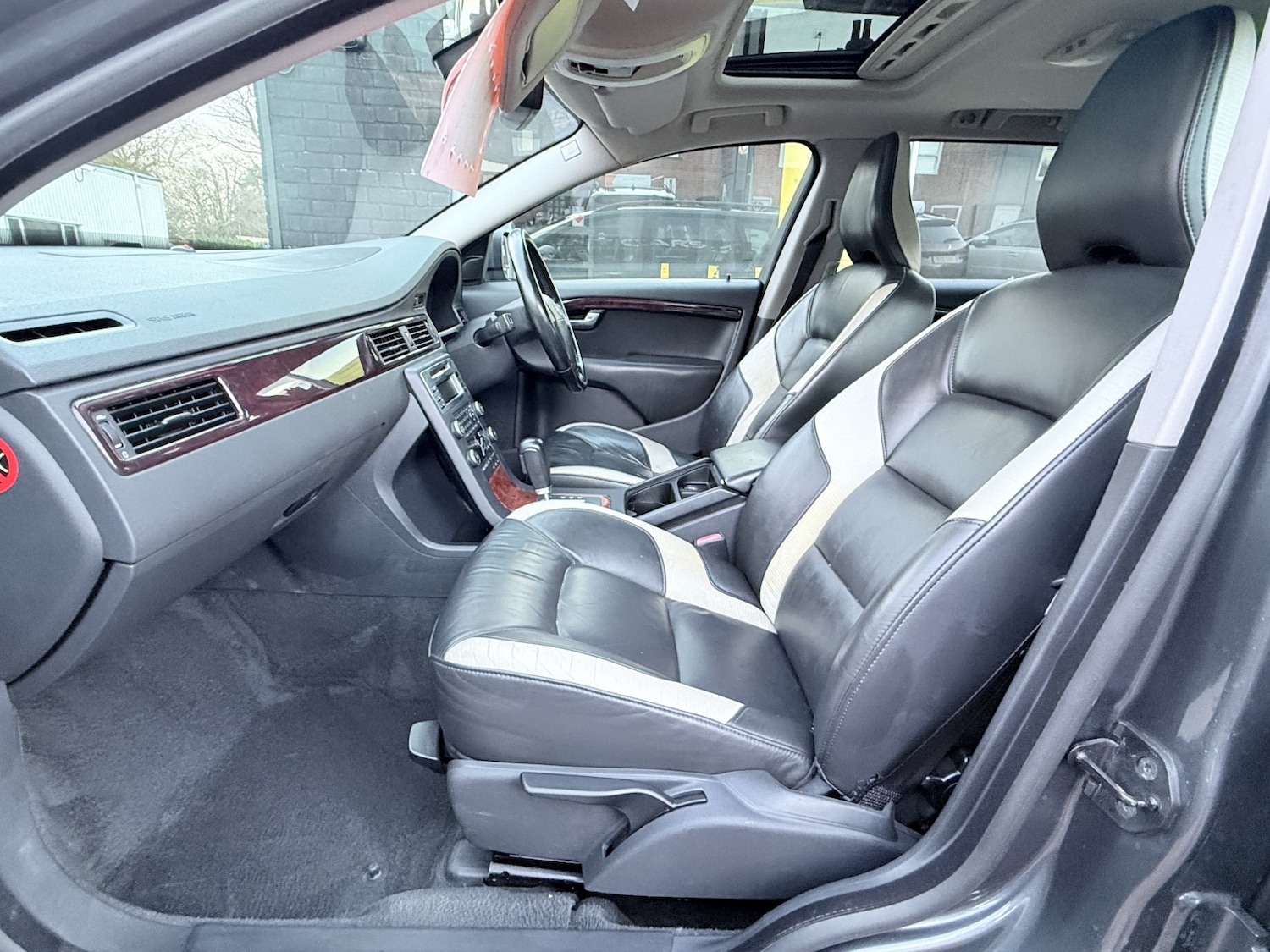 Used Volvo V70 2007 for sale - 76242874: Photo 30