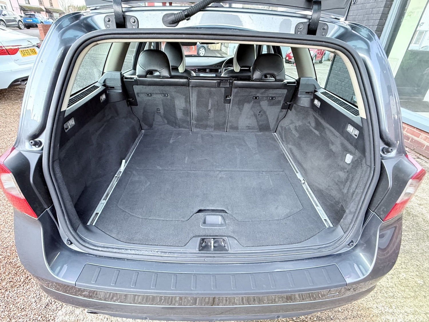 Used Volvo V70 2007 for sale - 76242874: Photo 33