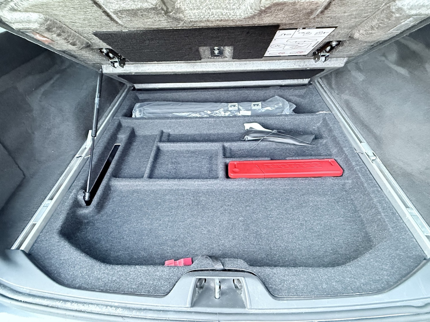 Used Volvo V70 2007 for sale - 76242874: Photo 35