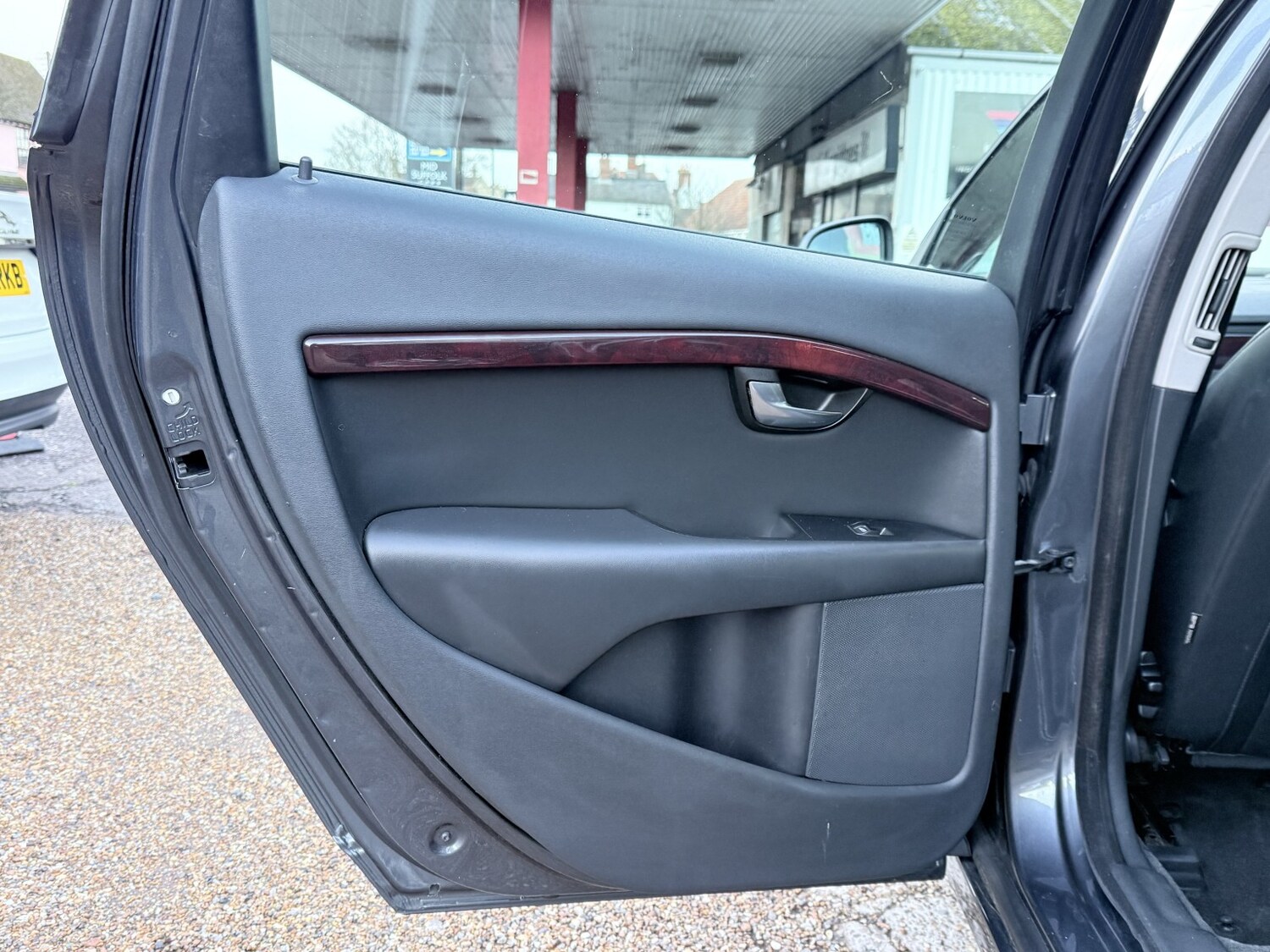 Used Volvo V70 2007 for sale - 76242874: Photo 38