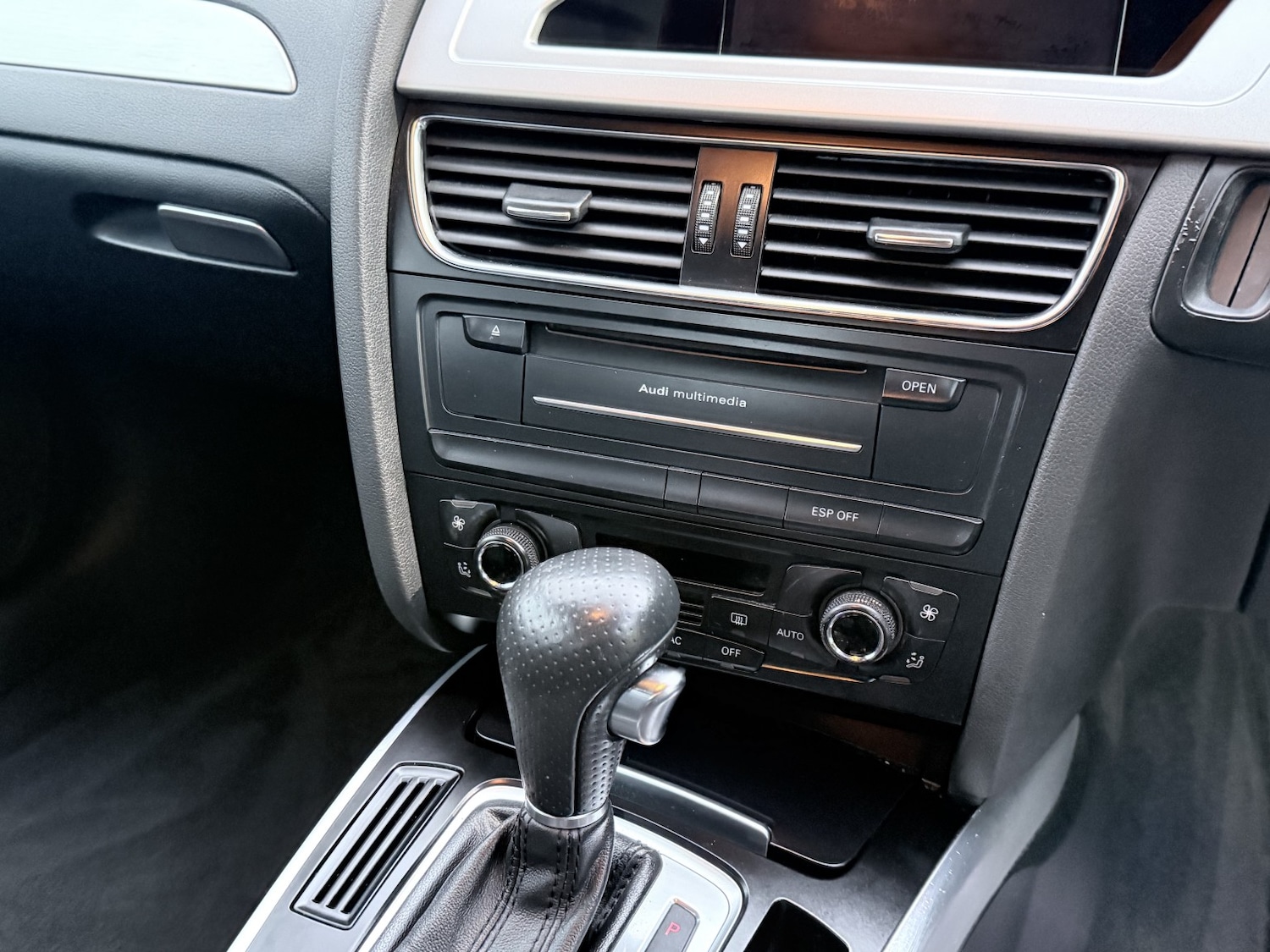 Used Audi A4 2009 for sale - 77643816: Photo 28