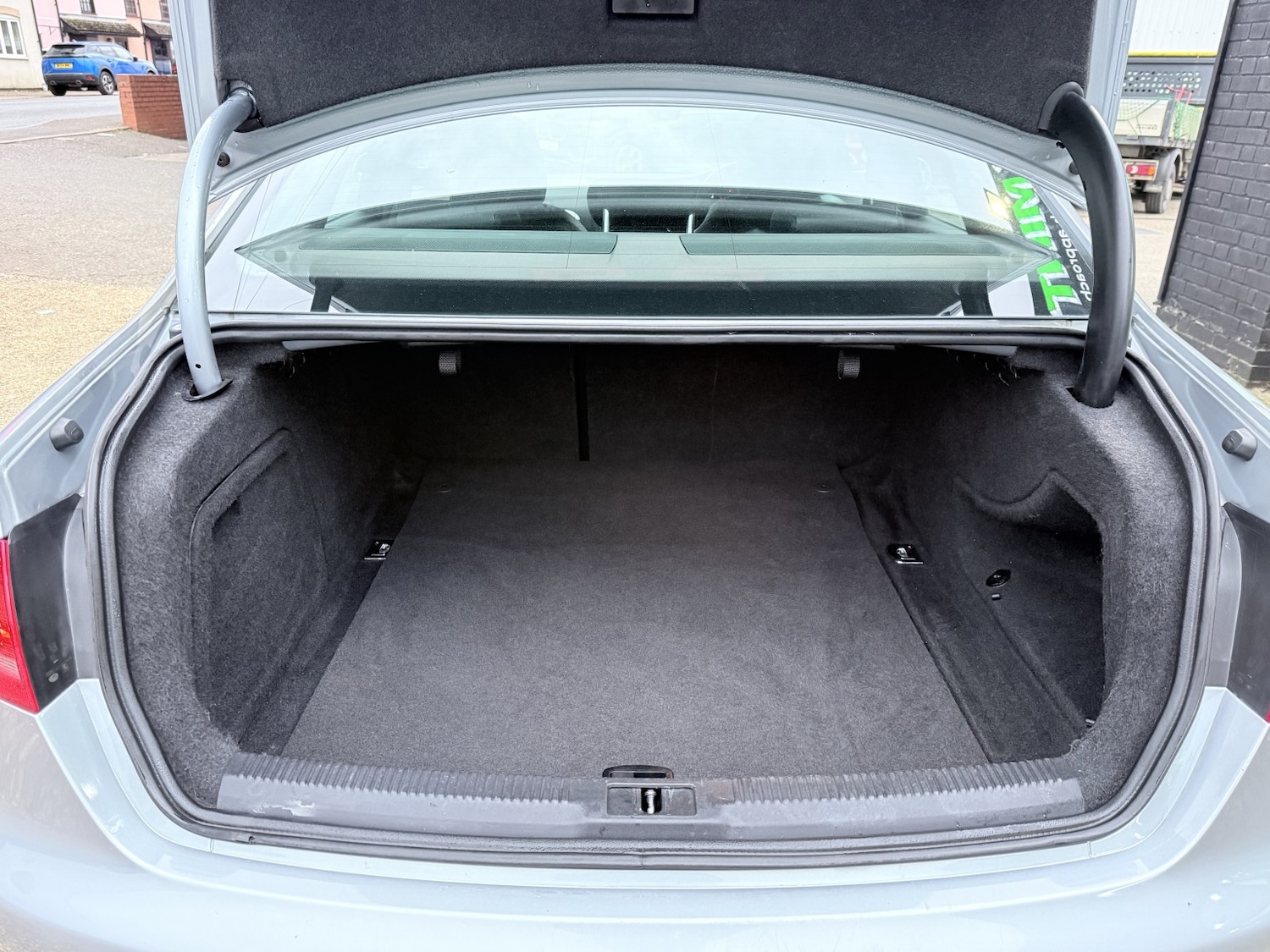 Used Audi A4 2009 for sale - 77643816: Photo 50