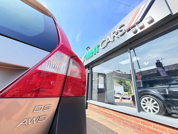 Used Volvo XC70 2010 for sale - 75095306: Photo 27