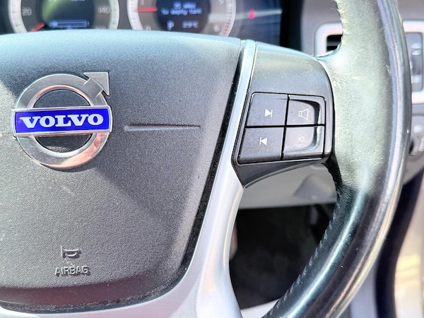 Used Volvo XC70 2010 for sale - 75095306: Photo 43