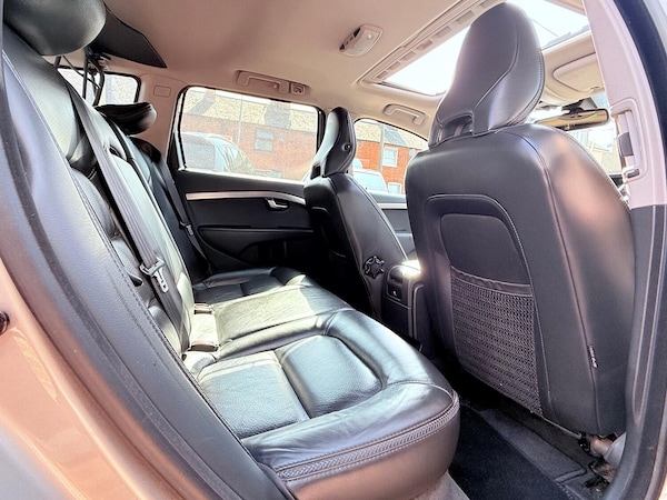 Used Volvo XC70 2010 for sale - 75095306: Photo 57