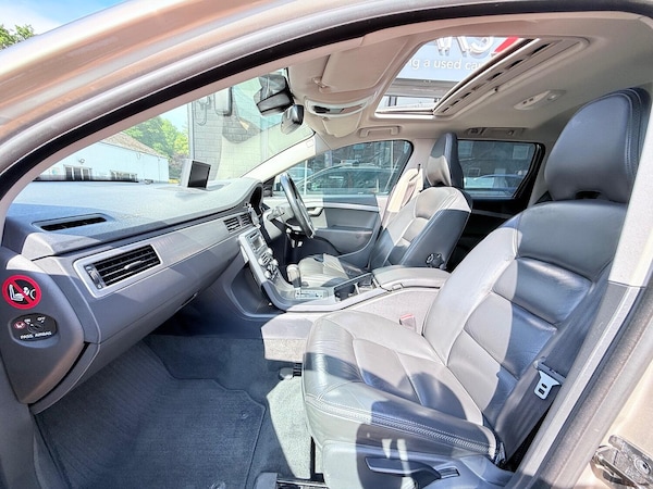 Used Volvo XC70 2010 for sale - 75095306: Photo 59
