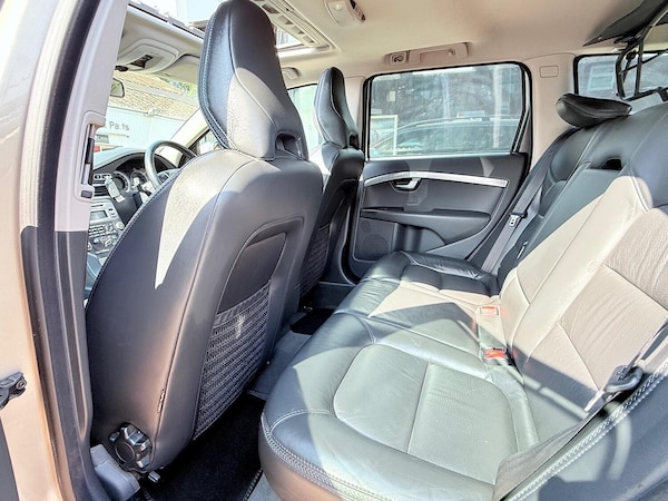 Used Volvo XC70 2010 for sale - 75095306: Photo 60